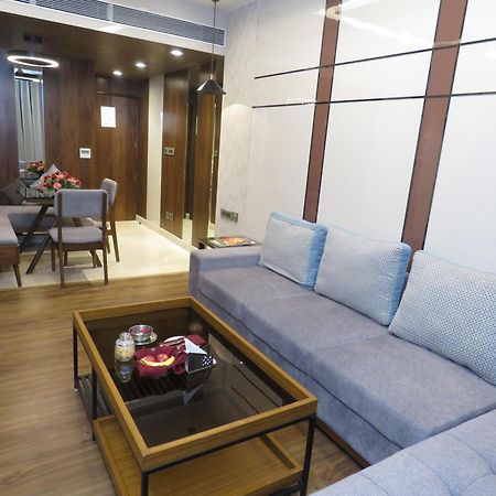 Lords Plaza Surat Otel Dış mekan fotoğraf