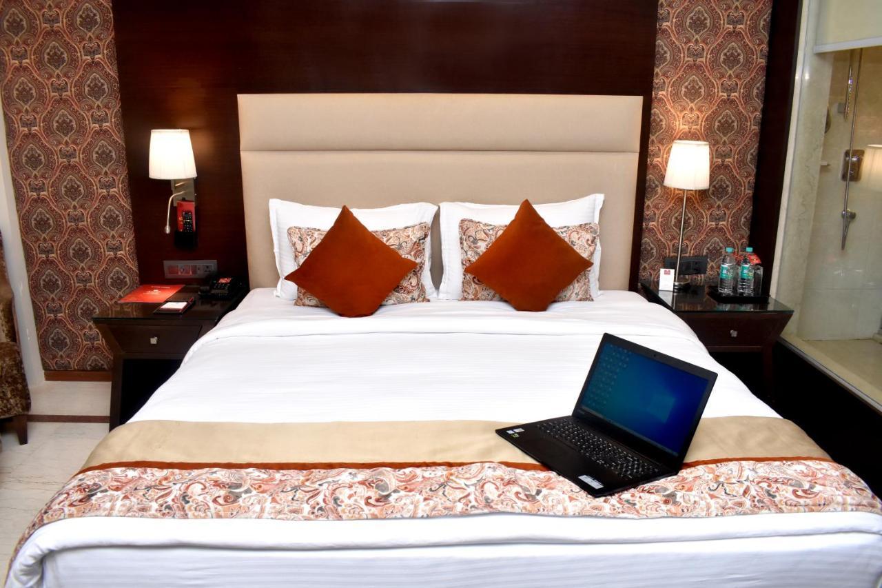 Lords Plaza Surat Otel Dış mekan fotoğraf