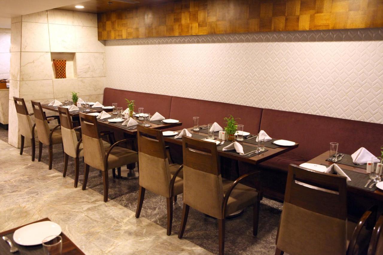 Lords Plaza Surat Otel Dış mekan fotoğraf