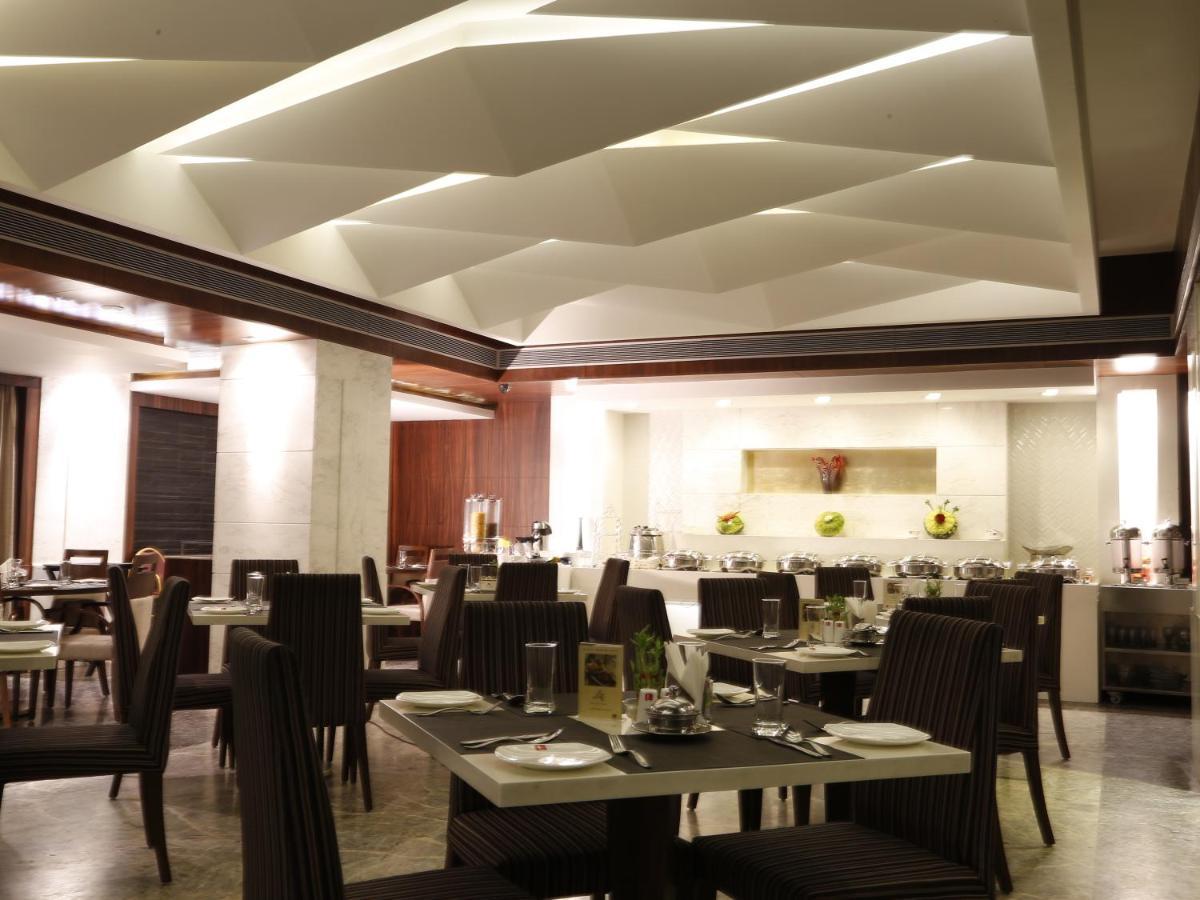 Lords Plaza Surat Otel Dış mekan fotoğraf