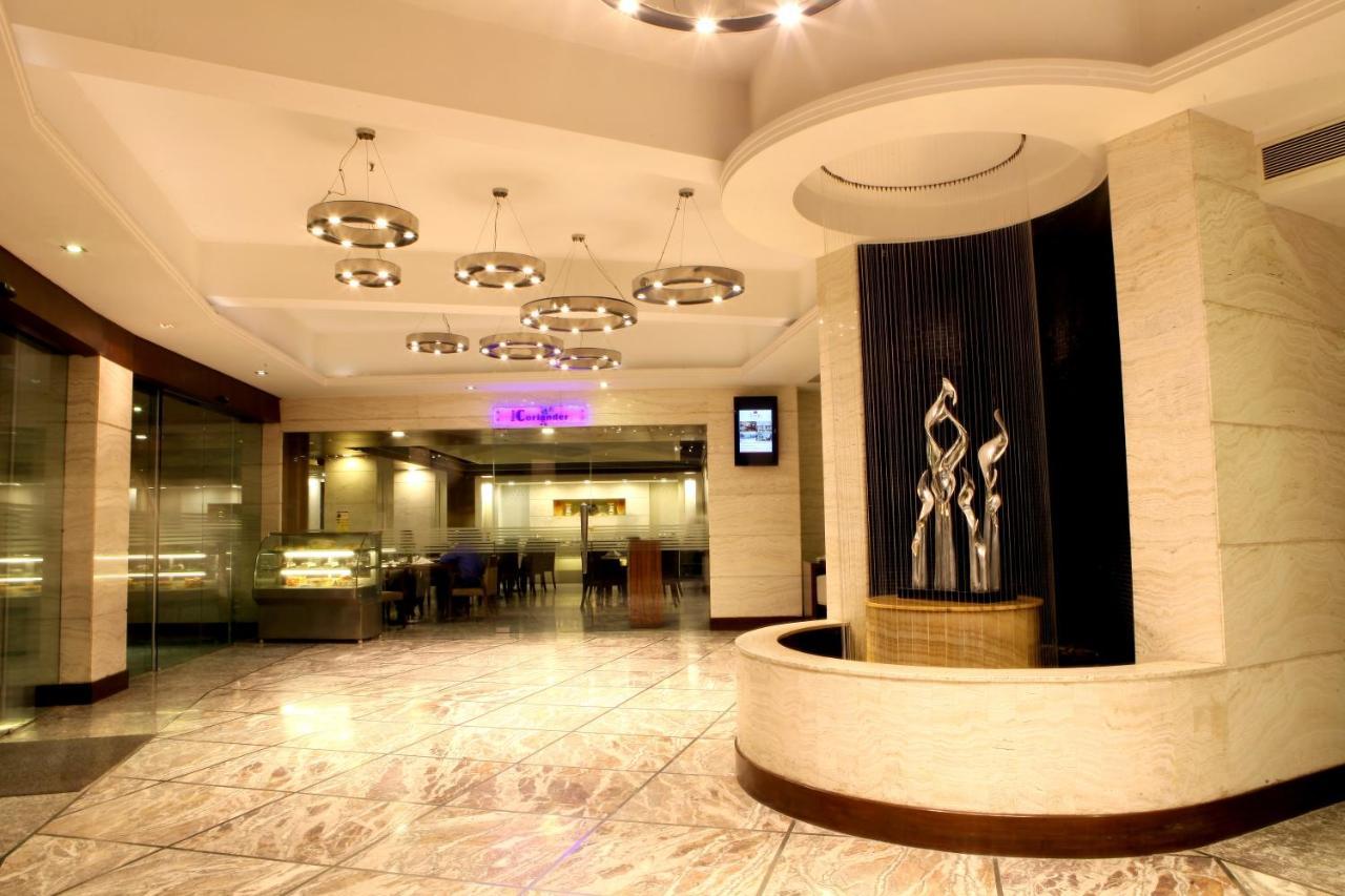 Lords Plaza Surat Otel Dış mekan fotoğraf