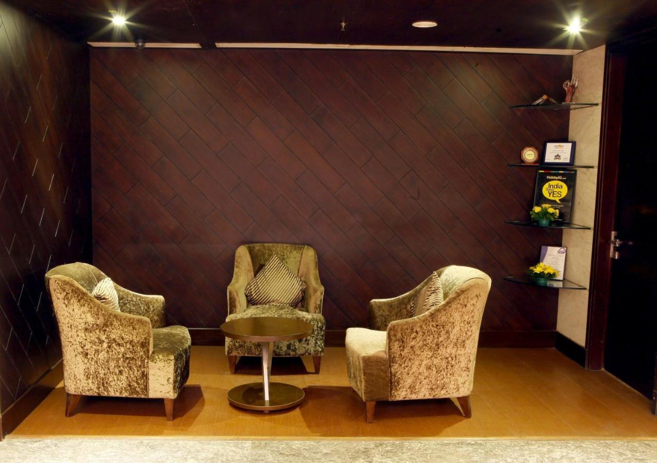 Lords Plaza Surat Otel Dış mekan fotoğraf