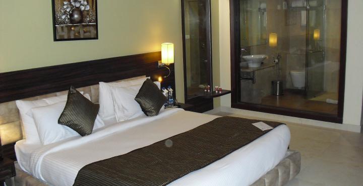 Lords Plaza Surat Otel Dış mekan fotoğraf