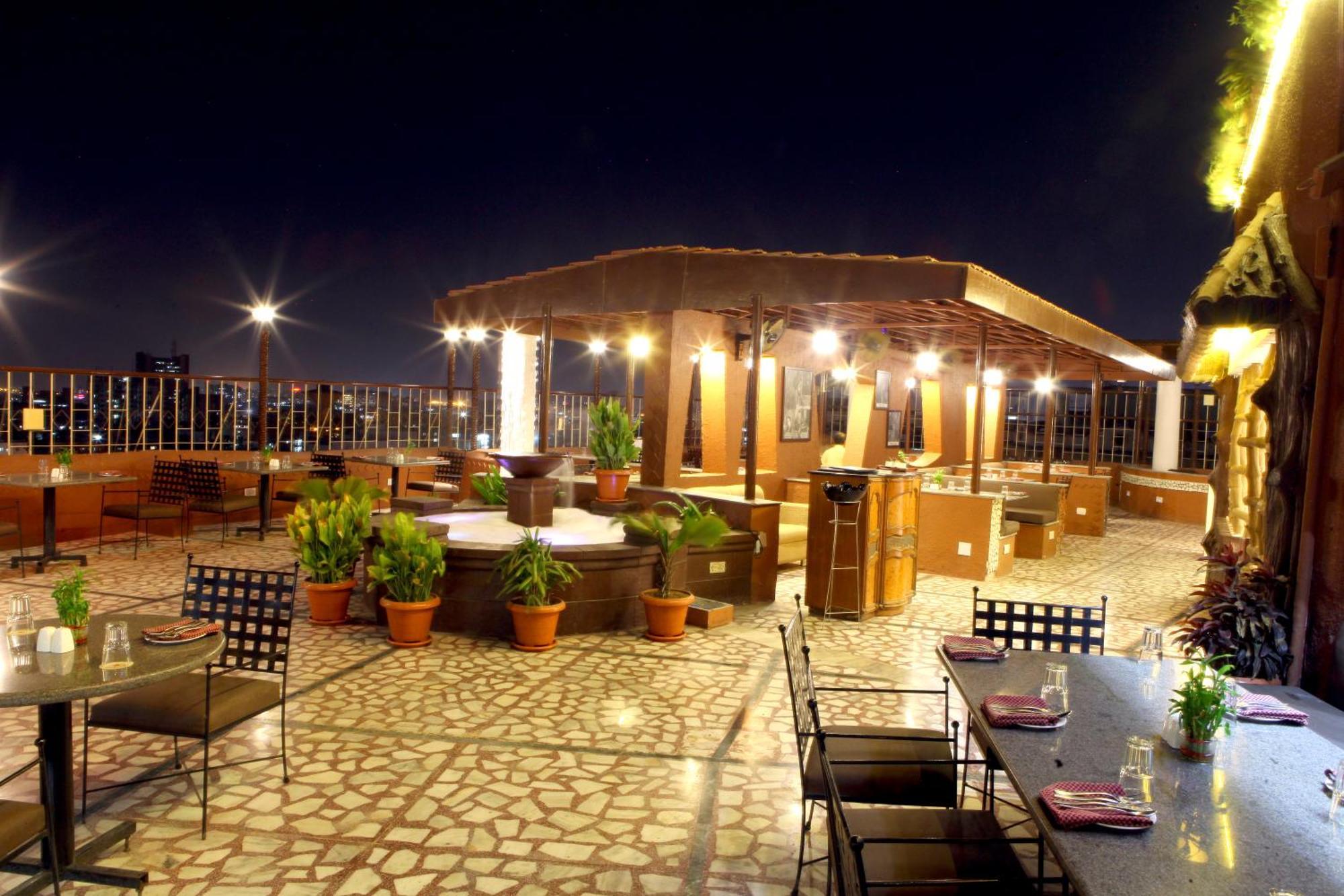 Lords Plaza Surat Otel Dış mekan fotoğraf