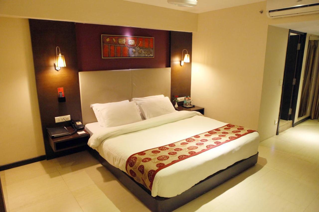 Lords Plaza Surat Otel Dış mekan fotoğraf